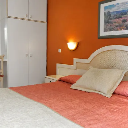 Hotel Veleros 2*